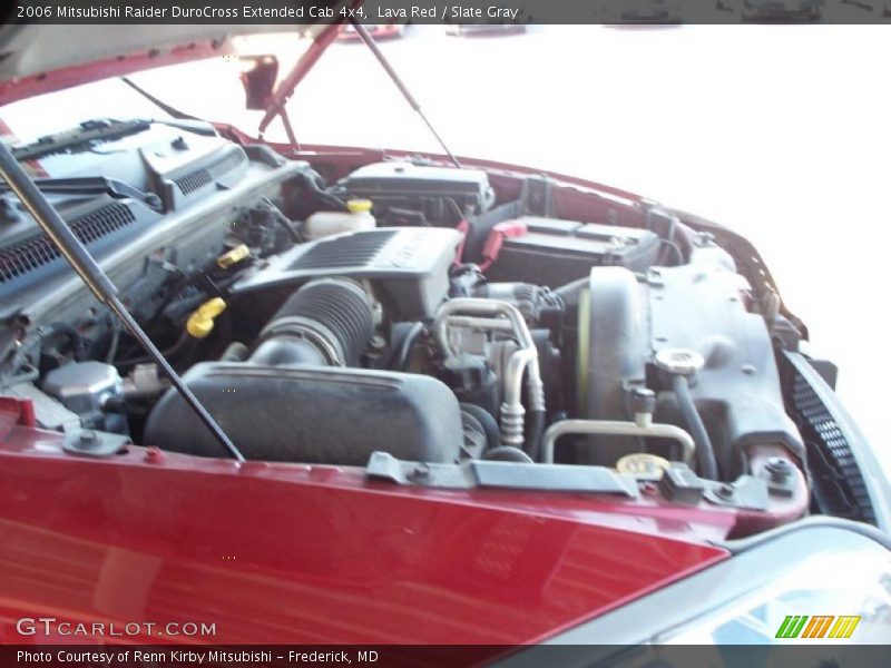 Lava Red / Slate Gray 2006 Mitsubishi Raider DuroCross Extended Cab 4x4