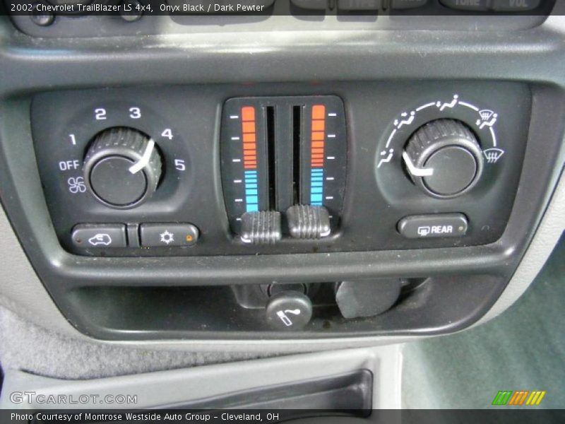 Onyx Black / Dark Pewter 2002 Chevrolet TrailBlazer LS 4x4