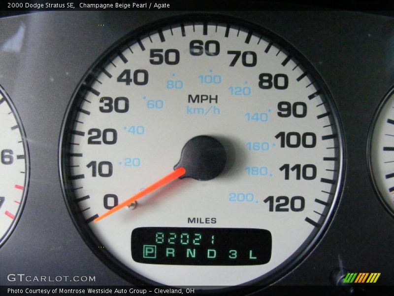 Champagne Beige Pearl / Agate 2000 Dodge Stratus SE