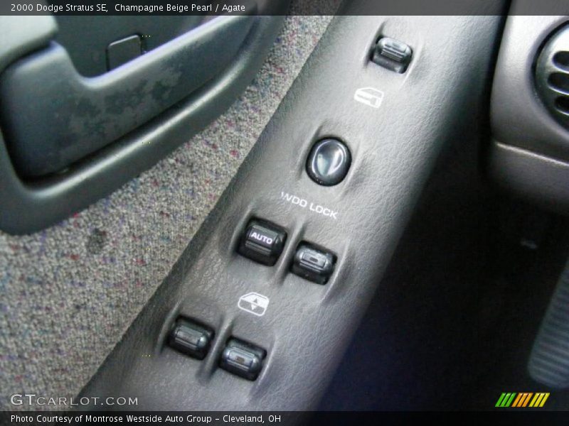 Champagne Beige Pearl / Agate 2000 Dodge Stratus SE