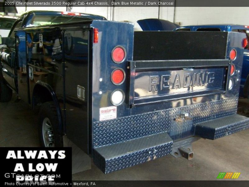 Dark Blue Metallic / Dark Charcoal 2005 Chevrolet Silverado 3500 Regular Cab 4x4 Chassis