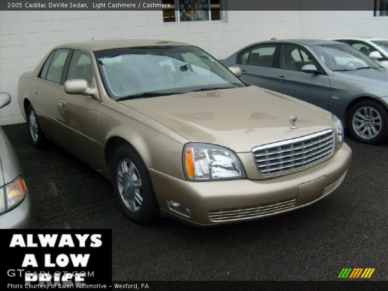 Light Cashmere / Cashmere 2005 Cadillac DeVille Sedan
