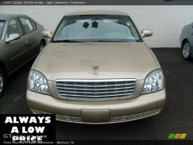 Light Cashmere / Cashmere 2005 Cadillac DeVille Sedan