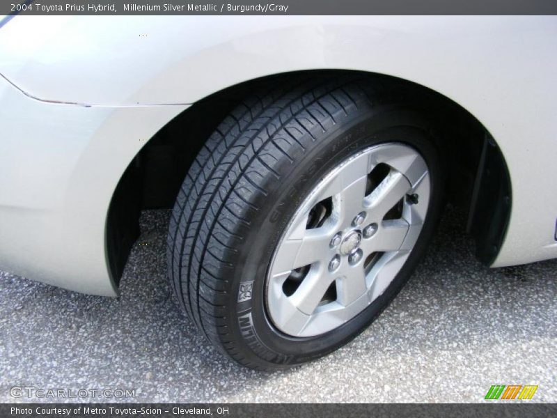 Millenium Silver Metallic / Burgundy/Gray 2004 Toyota Prius Hybrid