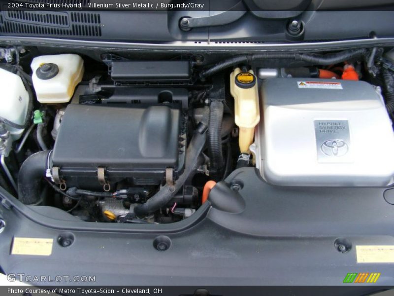 Millenium Silver Metallic / Burgundy/Gray 2004 Toyota Prius Hybrid