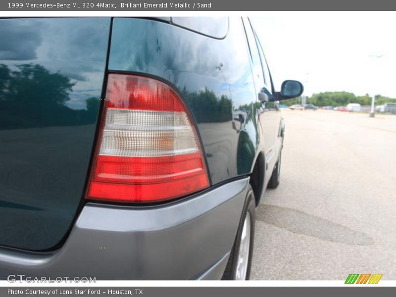 Brilliant Emerald Metallic / Sand 1999 Mercedes-Benz ML 320 4Matic