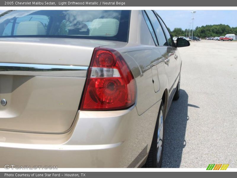 Light Driftwood Metallic / Neutral Beige 2005 Chevrolet Malibu Sedan