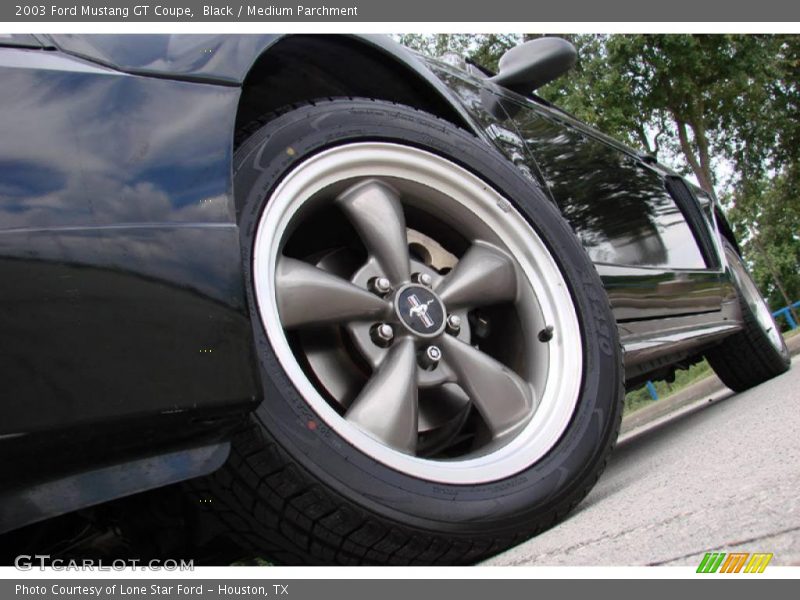 Black / Medium Parchment 2003 Ford Mustang GT Coupe
