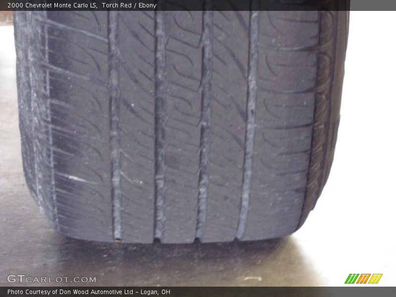Torch Red / Ebony 2000 Chevrolet Monte Carlo LS
