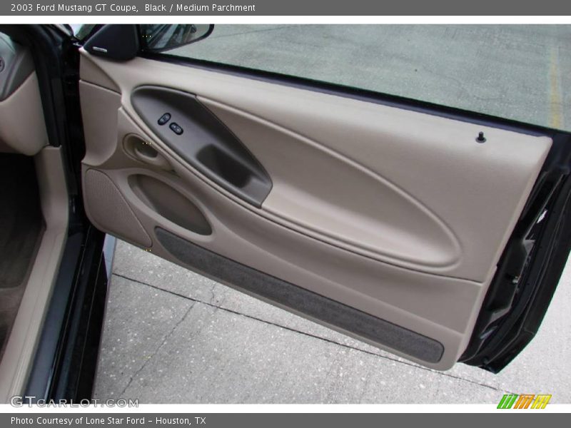 Black / Medium Parchment 2003 Ford Mustang GT Coupe