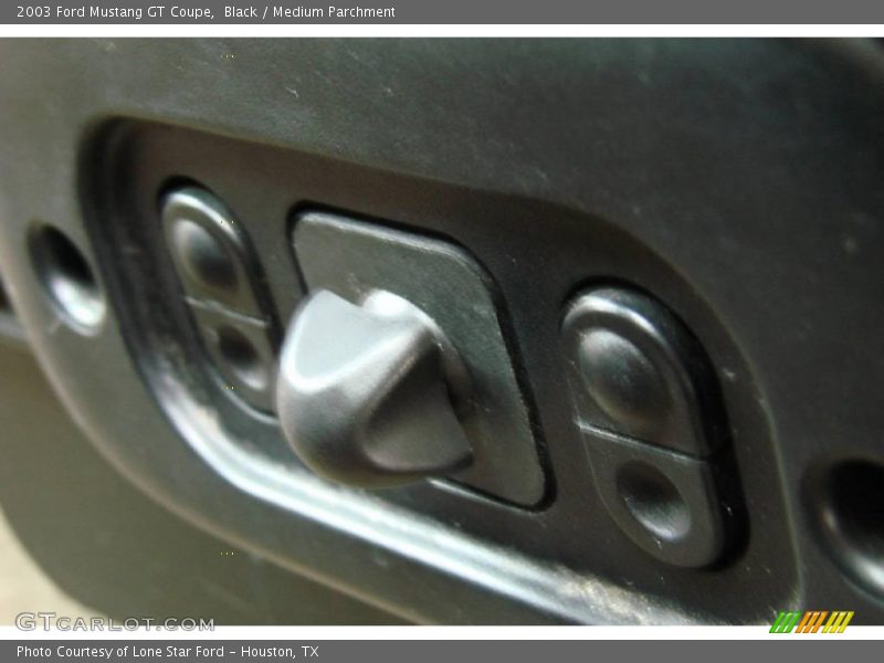 Black / Medium Parchment 2003 Ford Mustang GT Coupe
