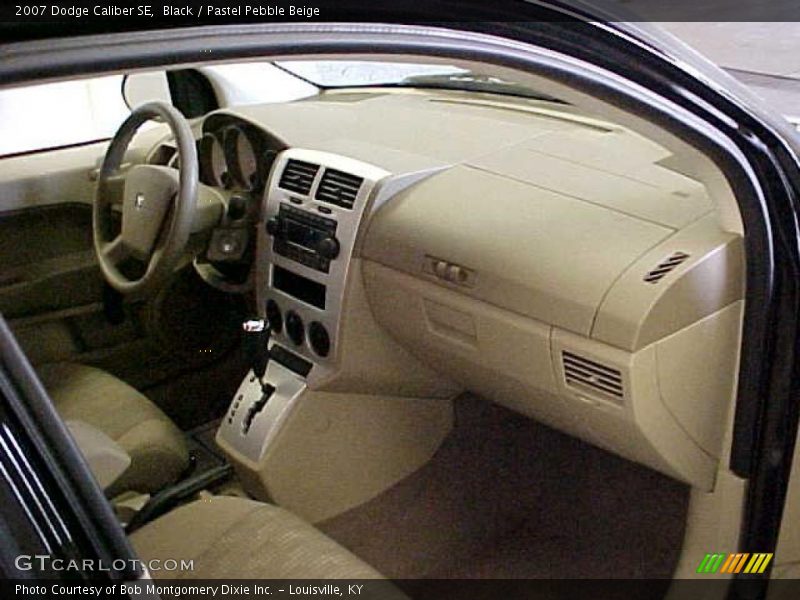Black / Pastel Pebble Beige 2007 Dodge Caliber SE