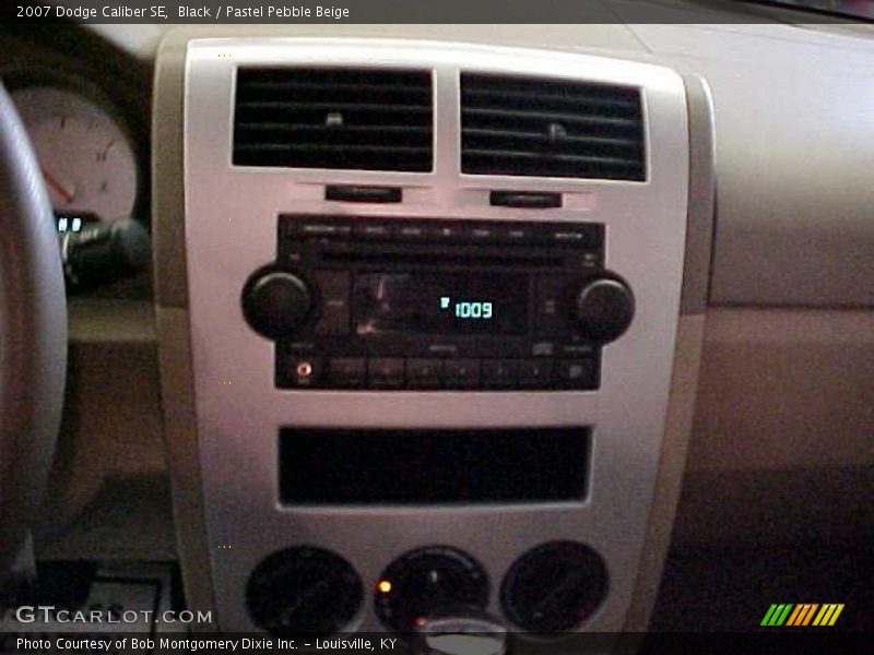 Black / Pastel Pebble Beige 2007 Dodge Caliber SE