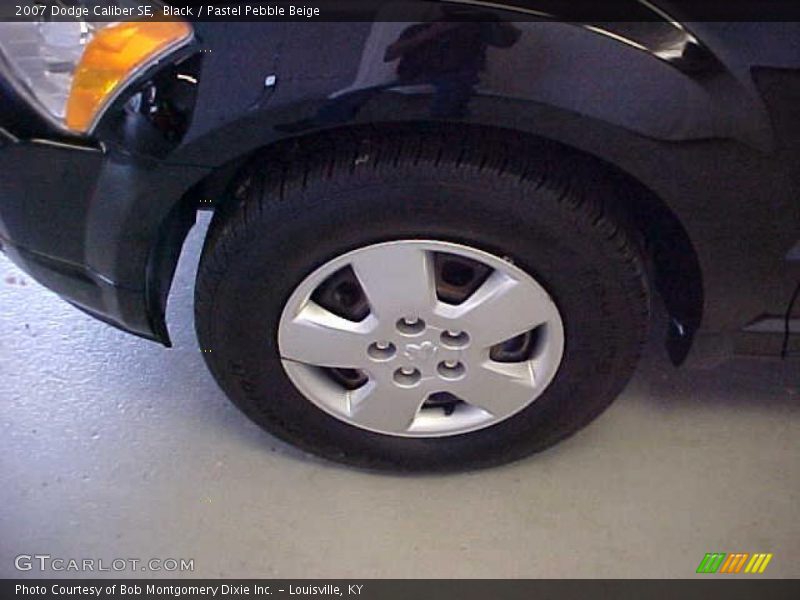Black / Pastel Pebble Beige 2007 Dodge Caliber SE