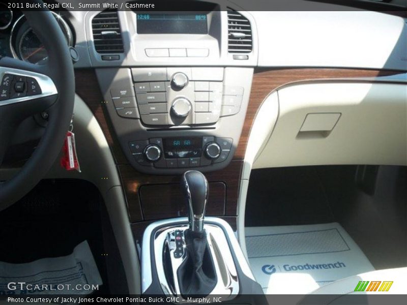 Summit White / Cashmere 2011 Buick Regal CXL