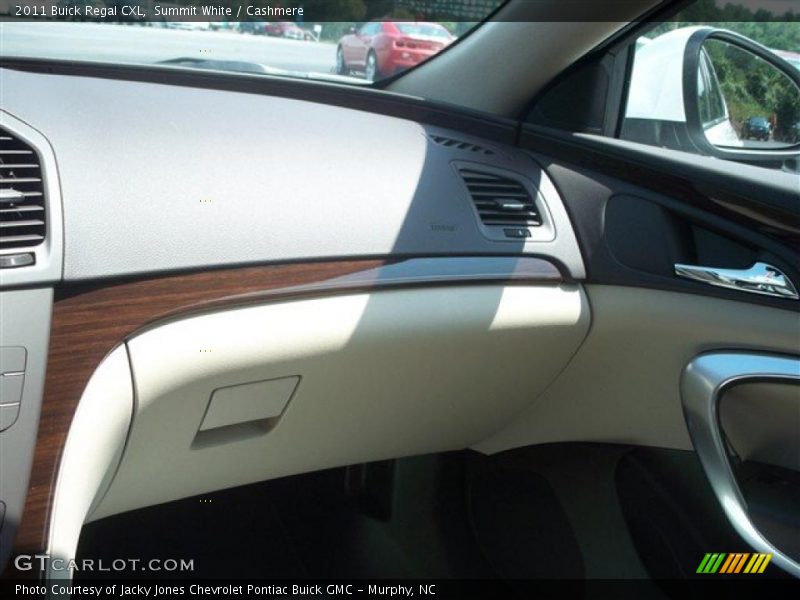Summit White / Cashmere 2011 Buick Regal CXL
