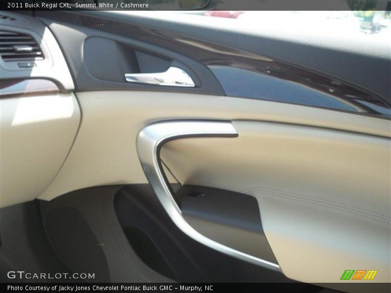 Summit White / Cashmere 2011 Buick Regal CXL