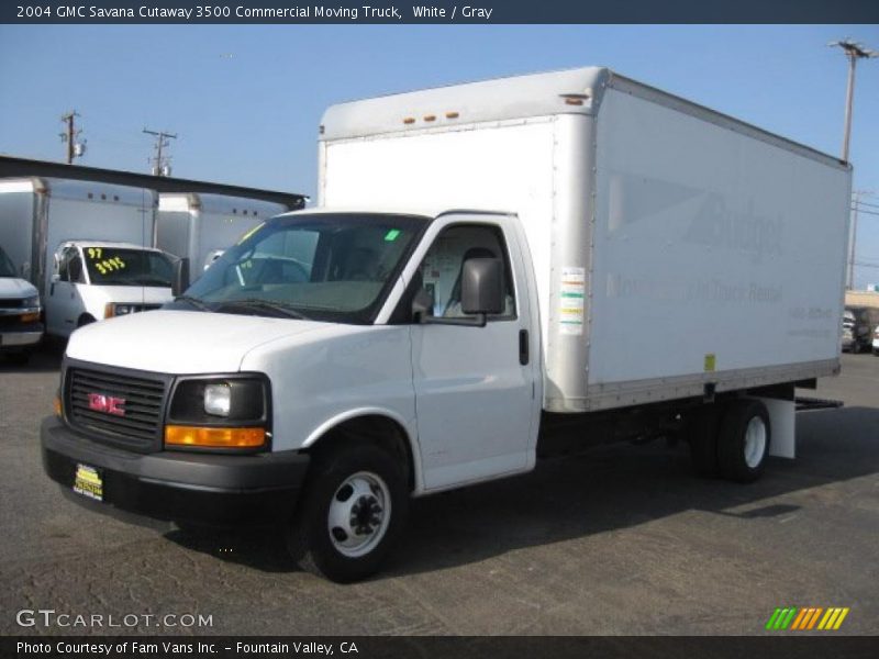 White / Gray 2004 GMC Savana Cutaway 3500 Commercial Moving Truck