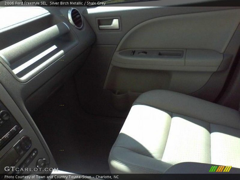 Silver Birch Metallic / Shale Grey 2006 Ford Freestyle SEL