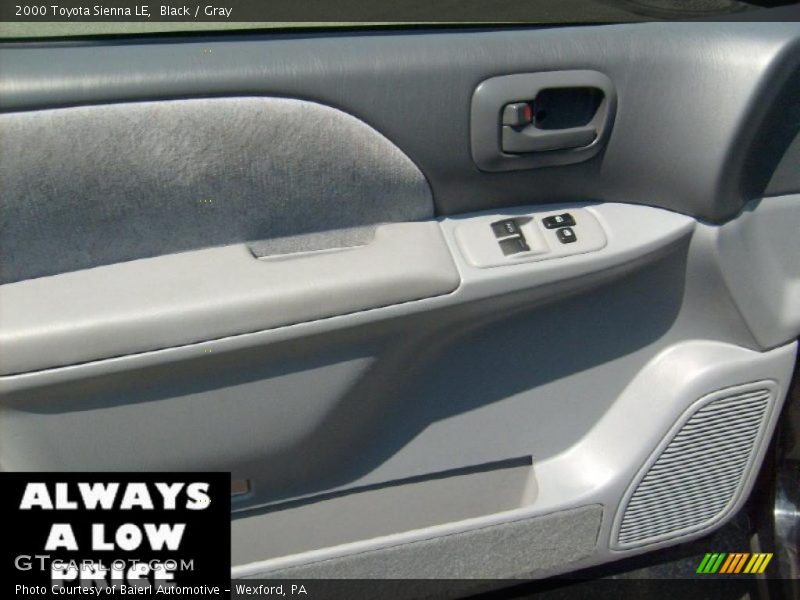 Black / Gray 2000 Toyota Sienna LE