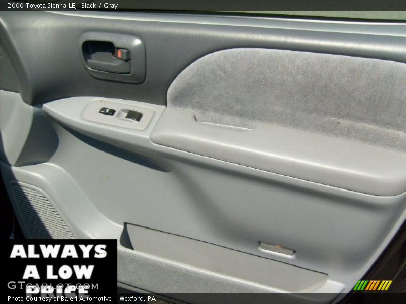 Black / Gray 2000 Toyota Sienna LE