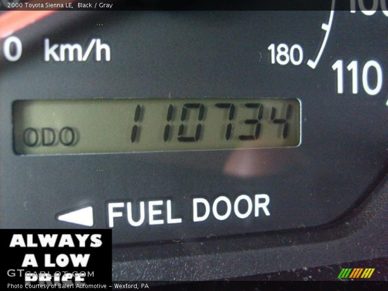 Black / Gray 2000 Toyota Sienna LE