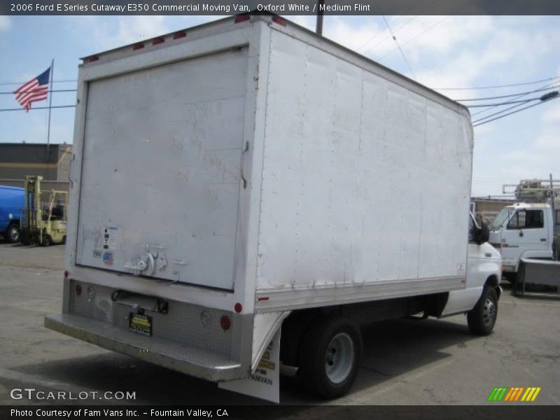 Oxford White / Medium Flint 2006 Ford E Series Cutaway E350 Commercial Moving Van