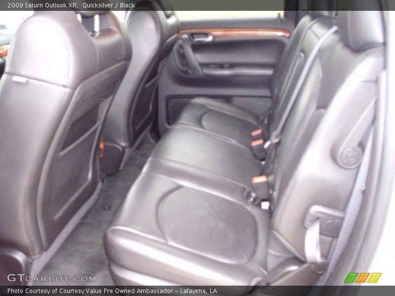 Quicksilver / Black 2009 Saturn Outlook XR