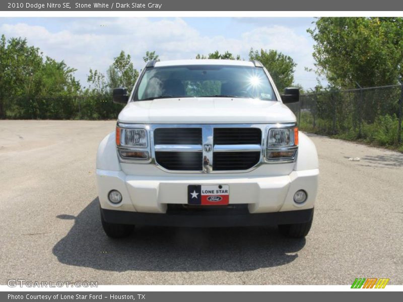 Stone White / Dark Slate Gray 2010 Dodge Nitro SE