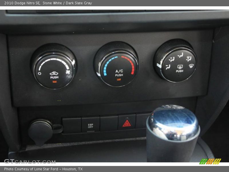 Stone White / Dark Slate Gray 2010 Dodge Nitro SE