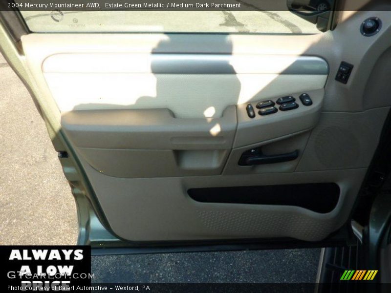 Estate Green Metallic / Medium Dark Parchment 2004 Mercury Mountaineer AWD