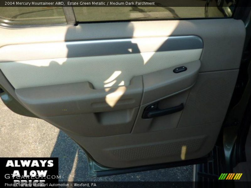 Estate Green Metallic / Medium Dark Parchment 2004 Mercury Mountaineer AWD