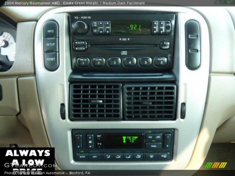 Estate Green Metallic / Medium Dark Parchment 2004 Mercury Mountaineer AWD