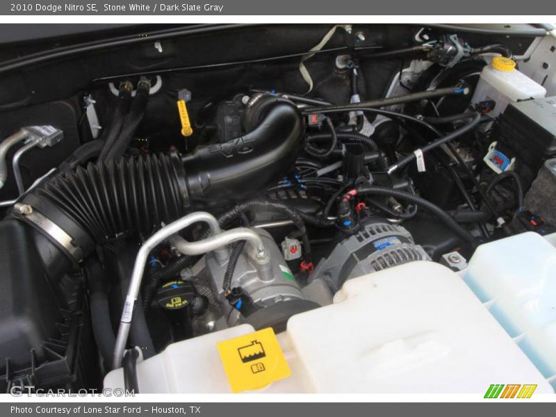 Stone White / Dark Slate Gray 2010 Dodge Nitro SE