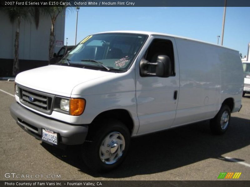 Oxford White / Medium Flint Grey 2007 Ford E Series Van E150 Cargo