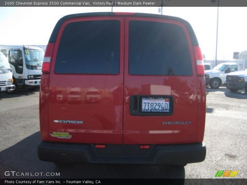 Victory Red / Medium Dark Pewter 2005 Chevrolet Express 3500 Commercial Van