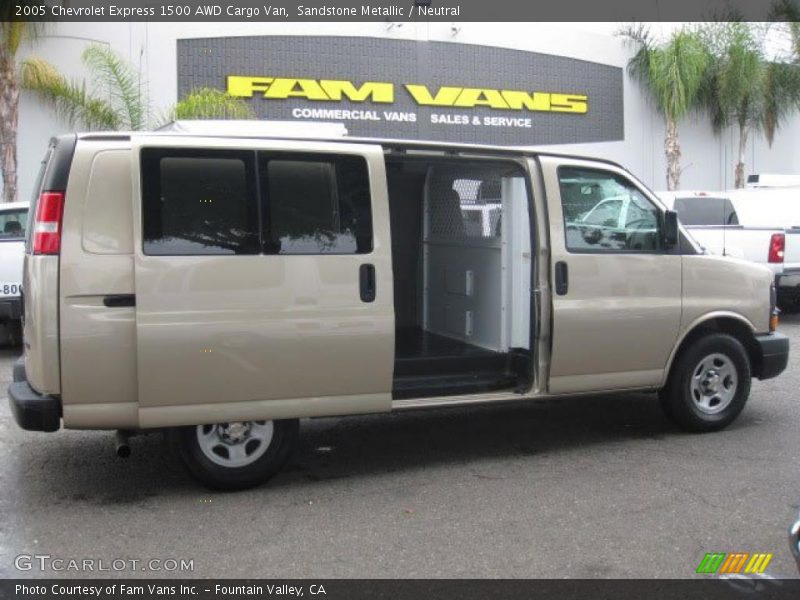 Sandstone Metallic / Neutral 2005 Chevrolet Express 1500 AWD Cargo Van