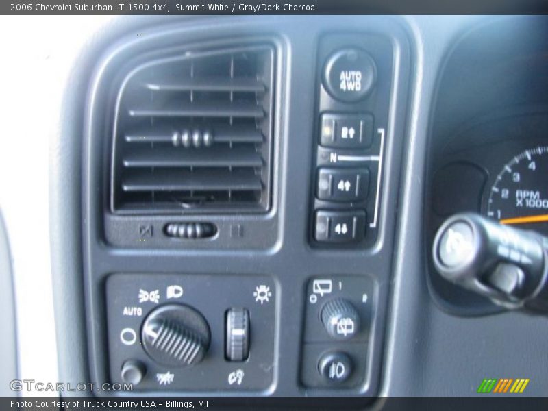 Summit White / Gray/Dark Charcoal 2006 Chevrolet Suburban LT 1500 4x4
