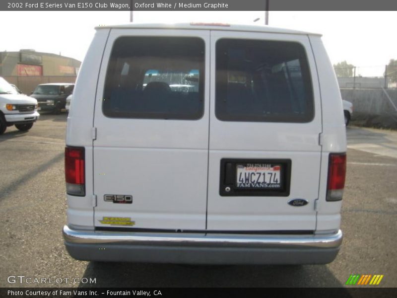 Oxford White / Medium Graphite 2002 Ford E Series Van E150 Club Wagon