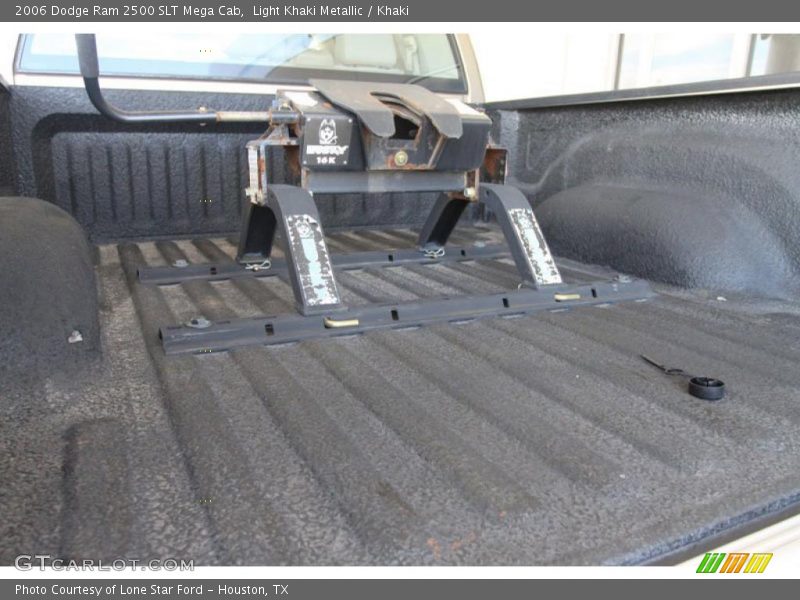Light Khaki Metallic / Khaki 2006 Dodge Ram 2500 SLT Mega Cab