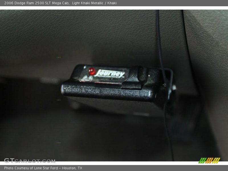 Light Khaki Metallic / Khaki 2006 Dodge Ram 2500 SLT Mega Cab