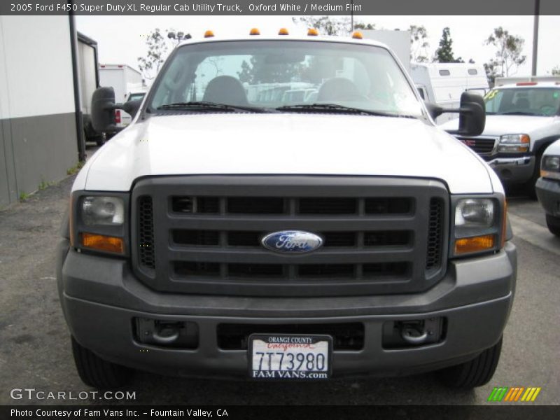 Oxford White / Medium Flint 2005 Ford F450 Super Duty XL Regular Cab Utility Truck