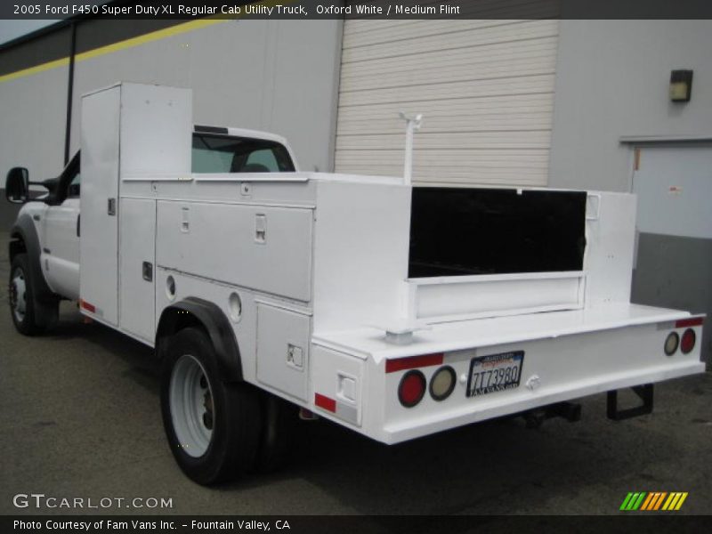 Oxford White / Medium Flint 2005 Ford F450 Super Duty XL Regular Cab Utility Truck