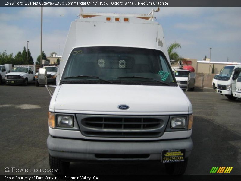 Oxford White / Medium Graphite 1999 Ford E Series Cutaway E350 Commercial Utility Truck