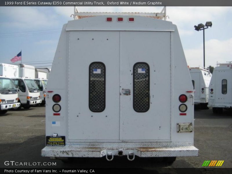 Oxford White / Medium Graphite 1999 Ford E Series Cutaway E350 Commercial Utility Truck