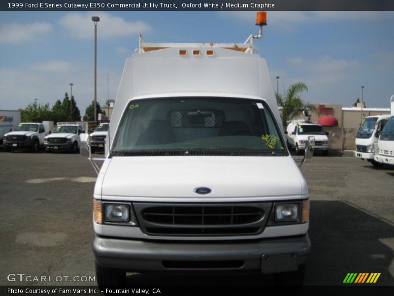 Oxford White / Medium Graphite 1999 Ford E Series Cutaway E350 Commercial Utility Truck