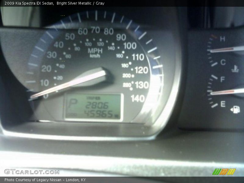 Bright Silver Metallic / Gray 2009 Kia Spectra EX Sedan