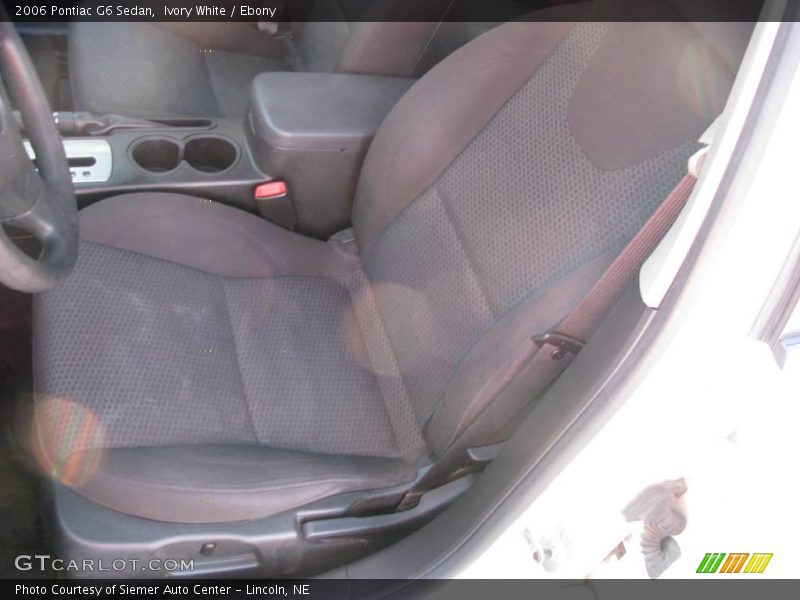 Ivory White / Ebony 2006 Pontiac G6 Sedan