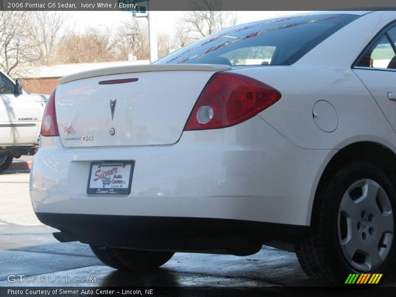 Ivory White / Ebony 2006 Pontiac G6 Sedan