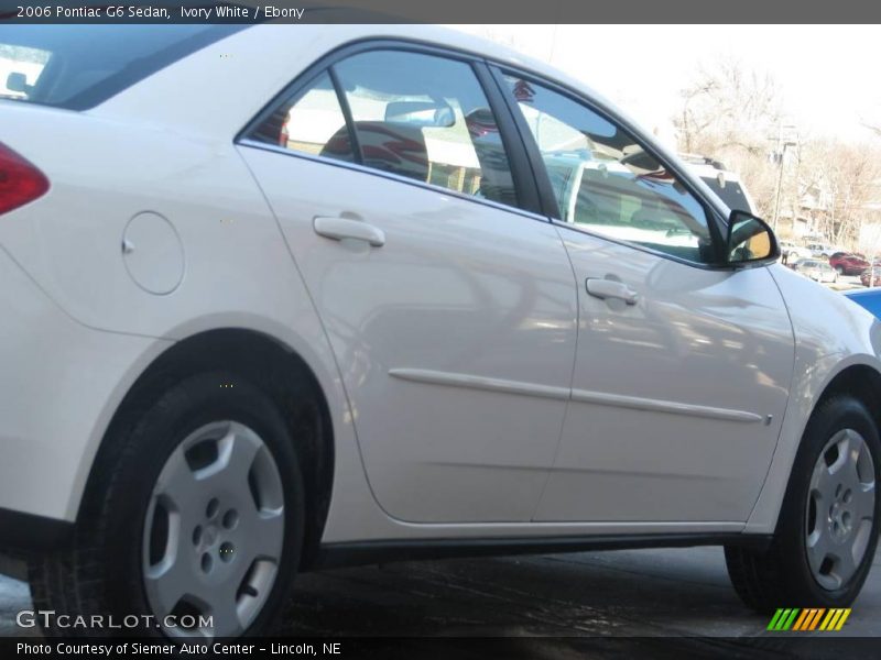 Ivory White / Ebony 2006 Pontiac G6 Sedan